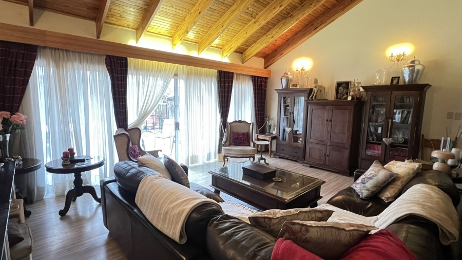 5 Bedroom Property for Sale in Fichardt Park Free State